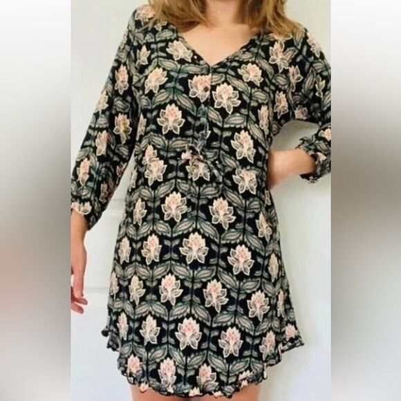 O'Neill Women's Lotus Black Floral LS Button Front/ Drawstring dress, size M - Picture 1 of 9